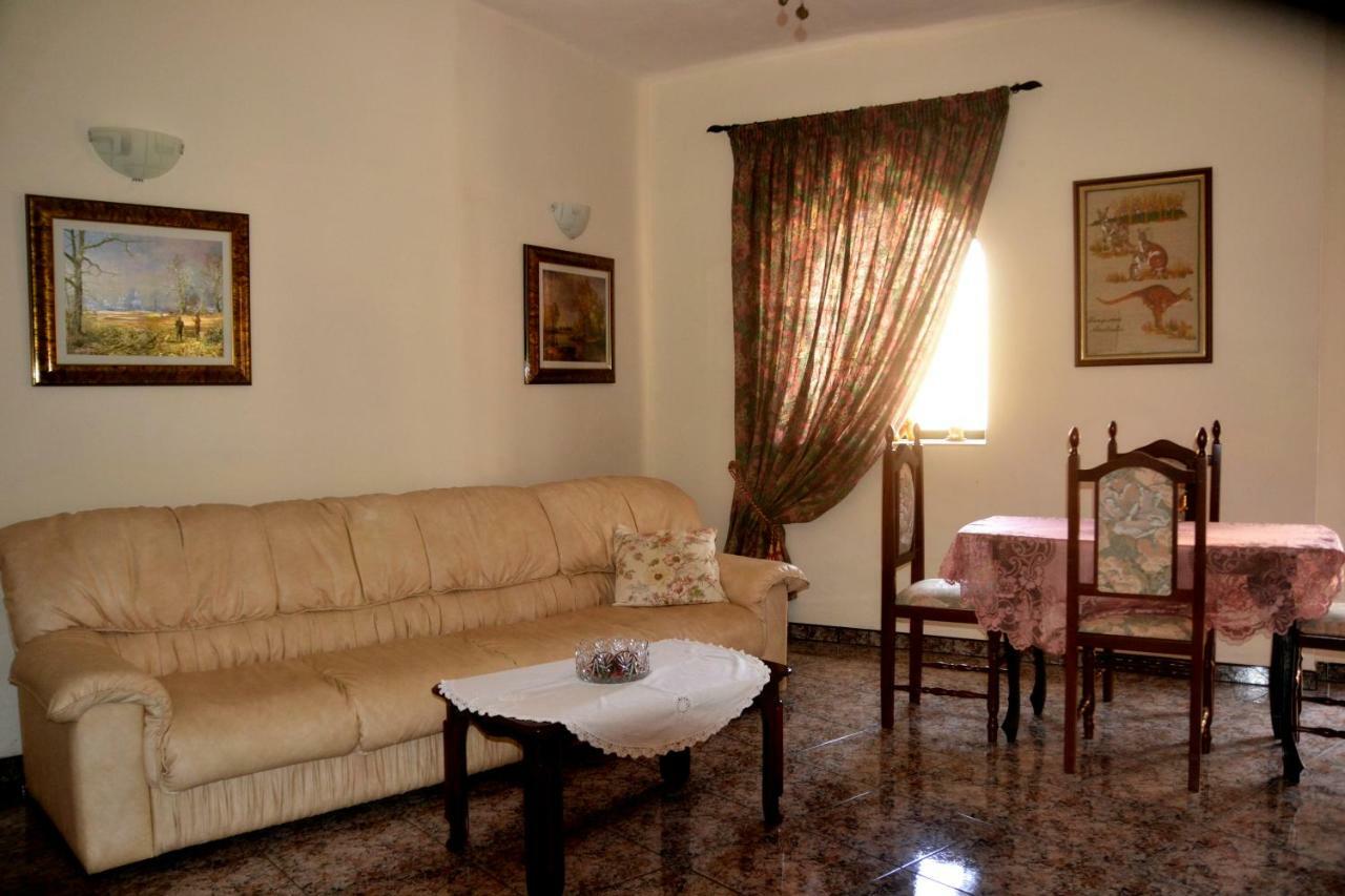 Silia'S Maisonette Marsaskala Exterior foto